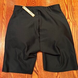NWT SKIMS Onyx Butt Lifting Shorts Size M
